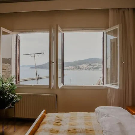 Apartment Forget Me Not
